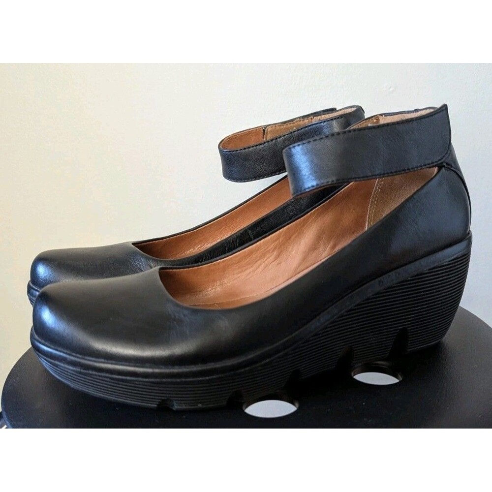 Clarks Artisan Black Leather Clarene Tide Wedge Shoes 8 Ankle Strap Comfort EUC
